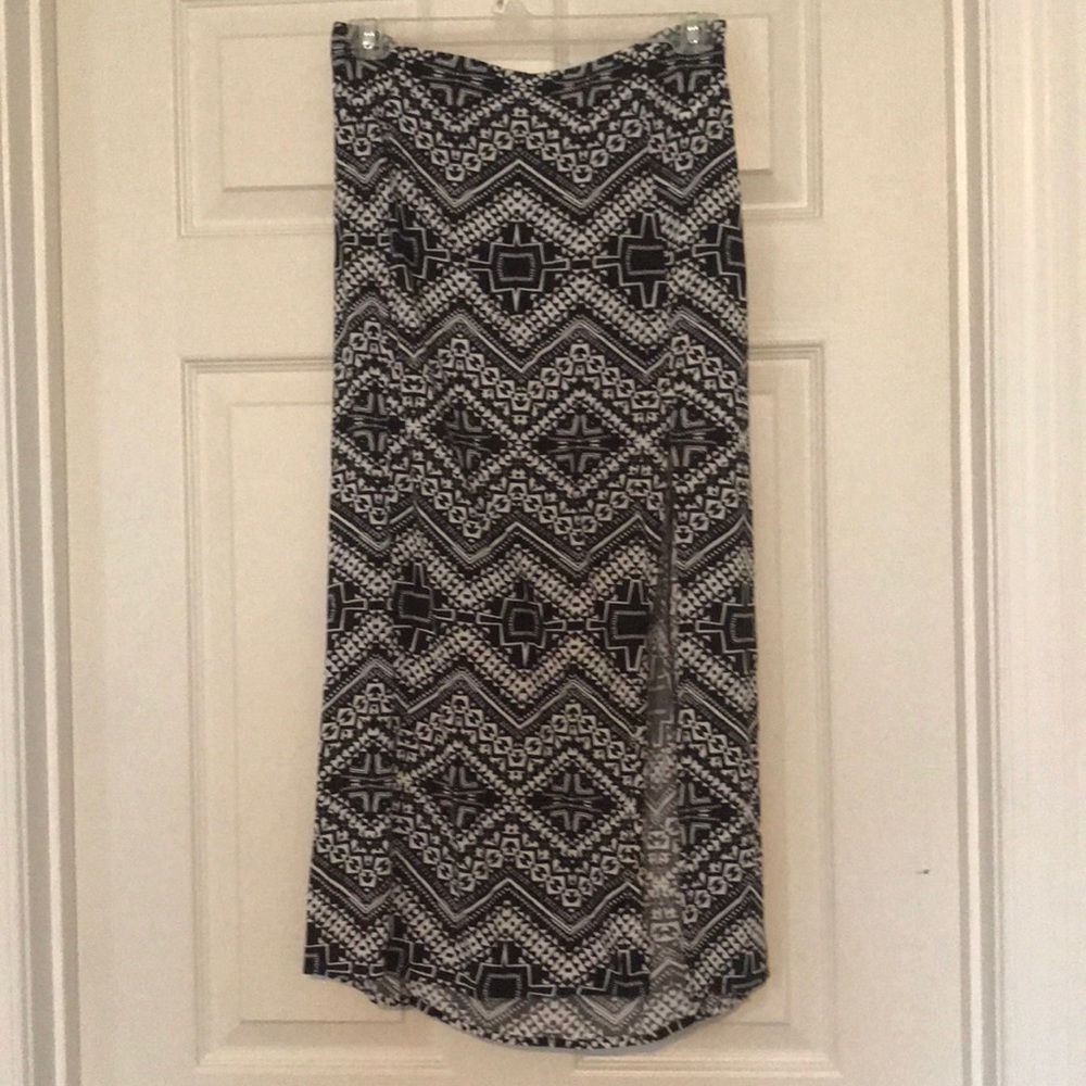 Black and white print midi skirt from Express.